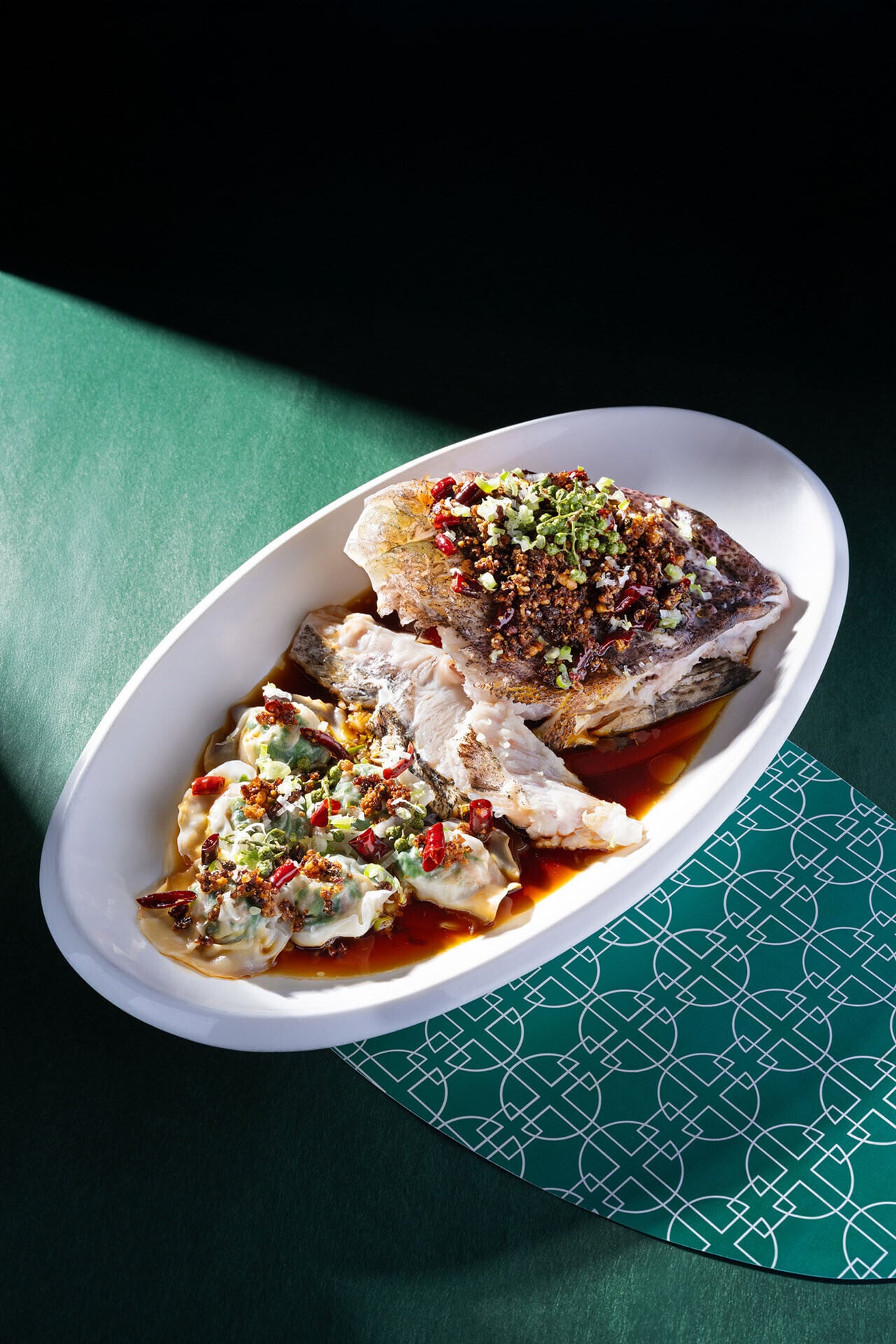 椒麻辣子豆酥黃皮老虎斑頭伴菜肉雲吞$598