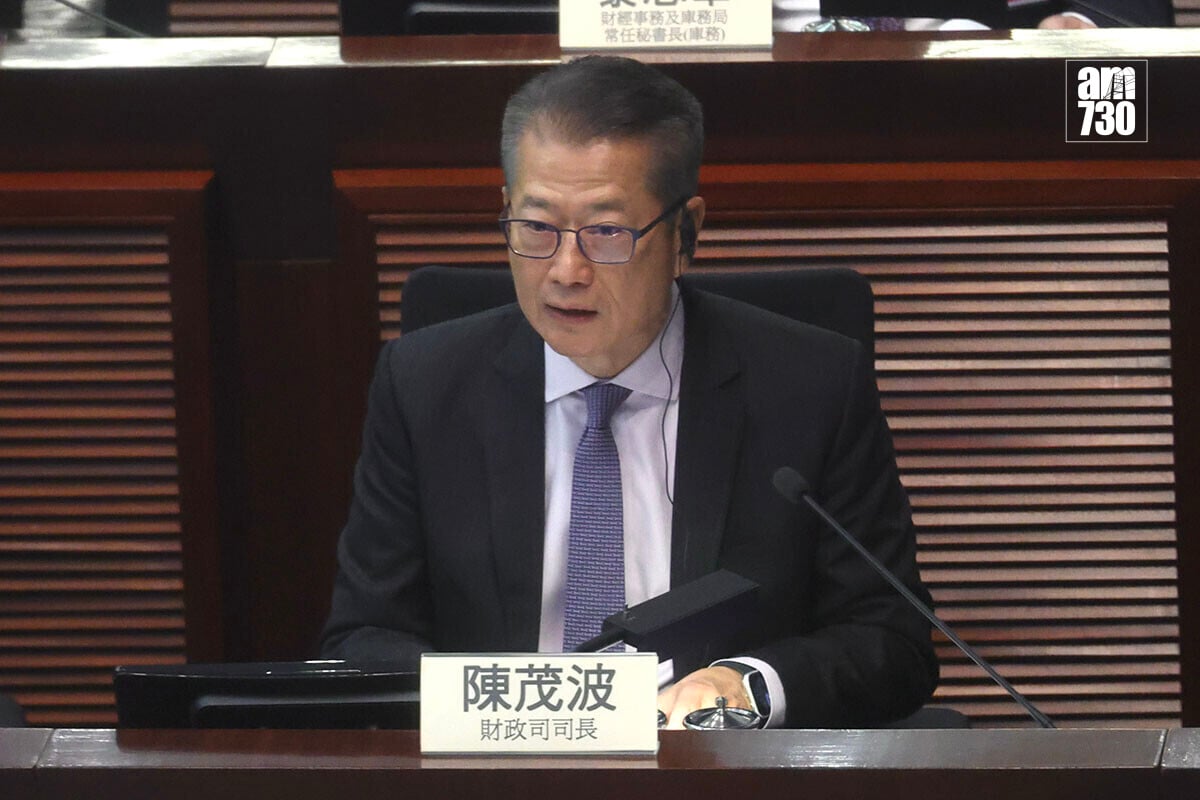 陳茂波認為,長生津出多一個月遠超過醫療券加碼1,000元。(周令知攝)