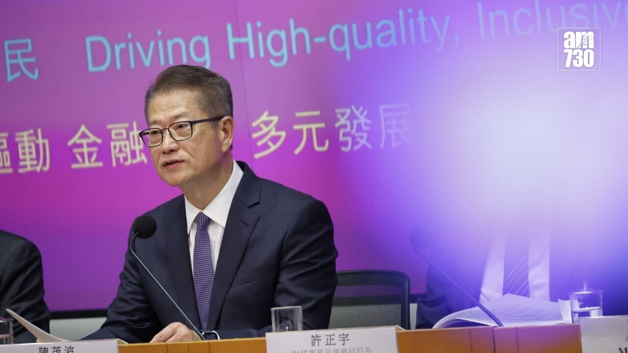 財政司司長陳茂波強調發債只用於基建投資，有信心在未來能償還債務。