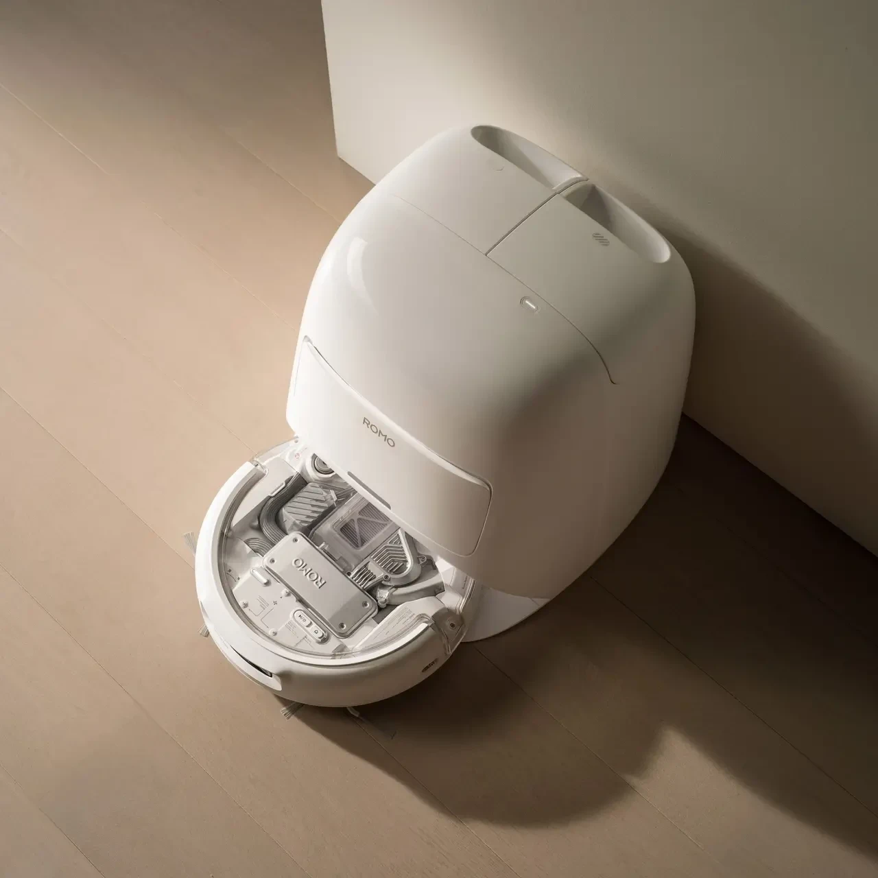 掃地機械人|DJI ROMO A 半透明機身