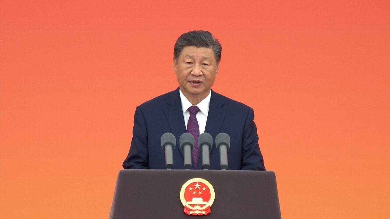 習近平主持中共中央政治局會議　討論十五五規劃綱要草案稿