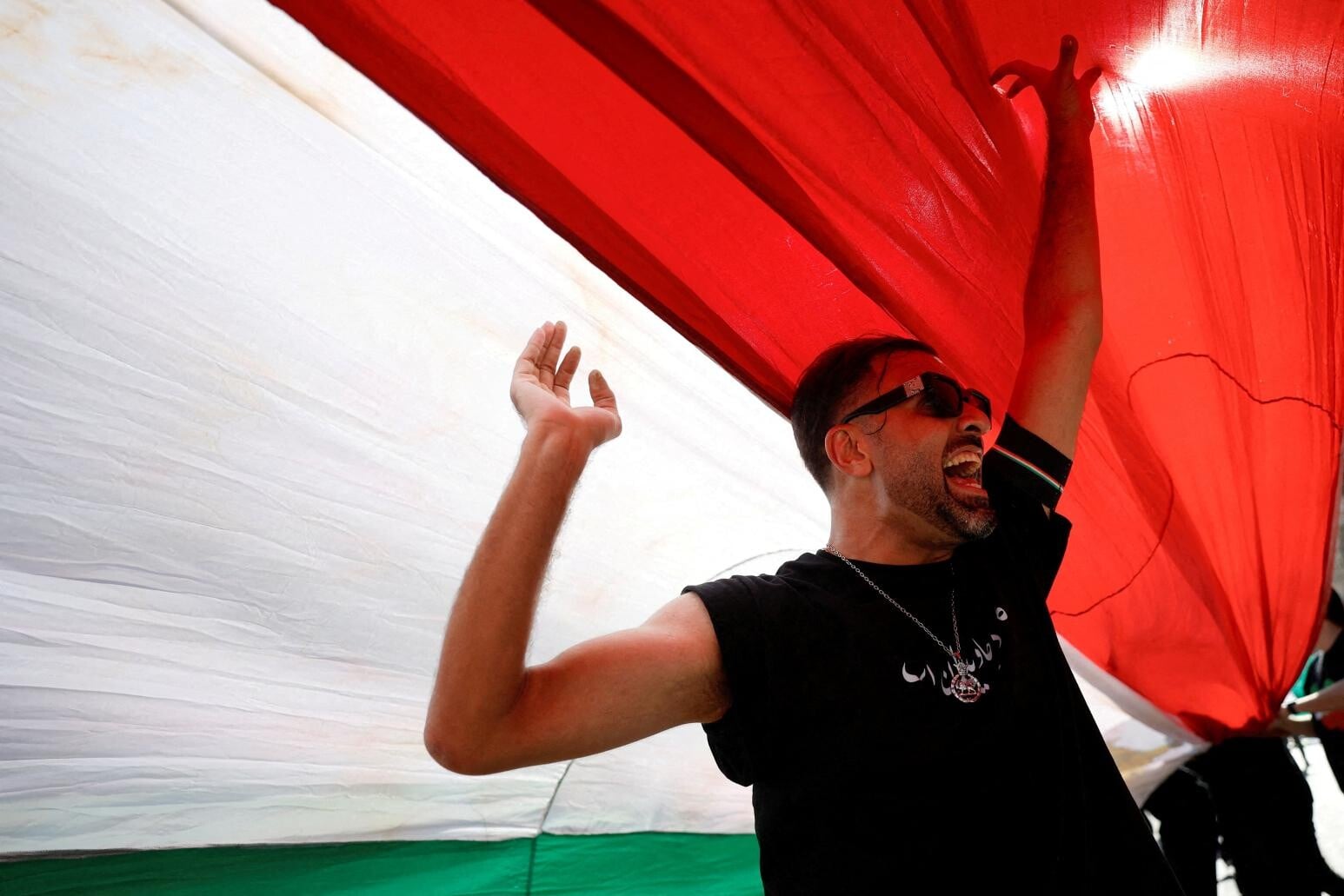 伊朗反政府示威者傳出遭當局逮捕。圖為海外反伊朗集會。(圖/路透)