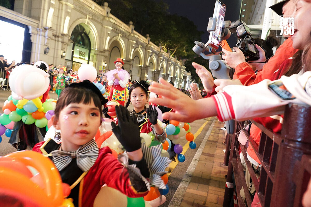 2026年丙午馬年，不少市民在農曆新年假期外出賀年，圖為初一花車巡遊。(資料圖片／吳康琦攝)