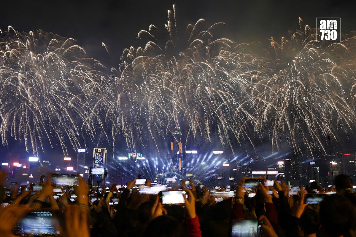 2026年丙午馬年,不少市民在農曆新年假期外出賀年,圖為初二晚上煙花匯演。(資料圖片/吳康琦攝)