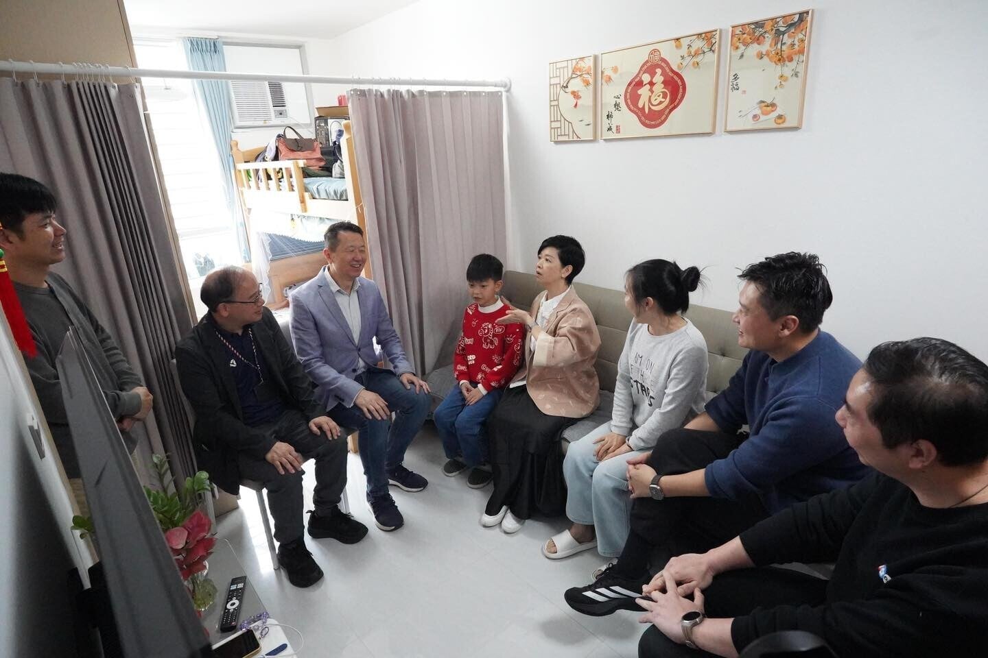 何永賢介紹《簡樸房條例》。(鄭泳舜FB)