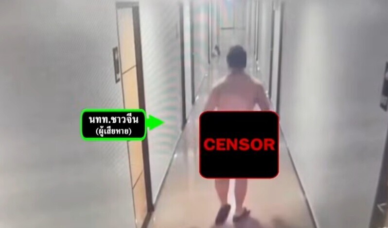男子被拍到一絲不掛衝出房門,在酒店走廊奔跑。(YouTube)