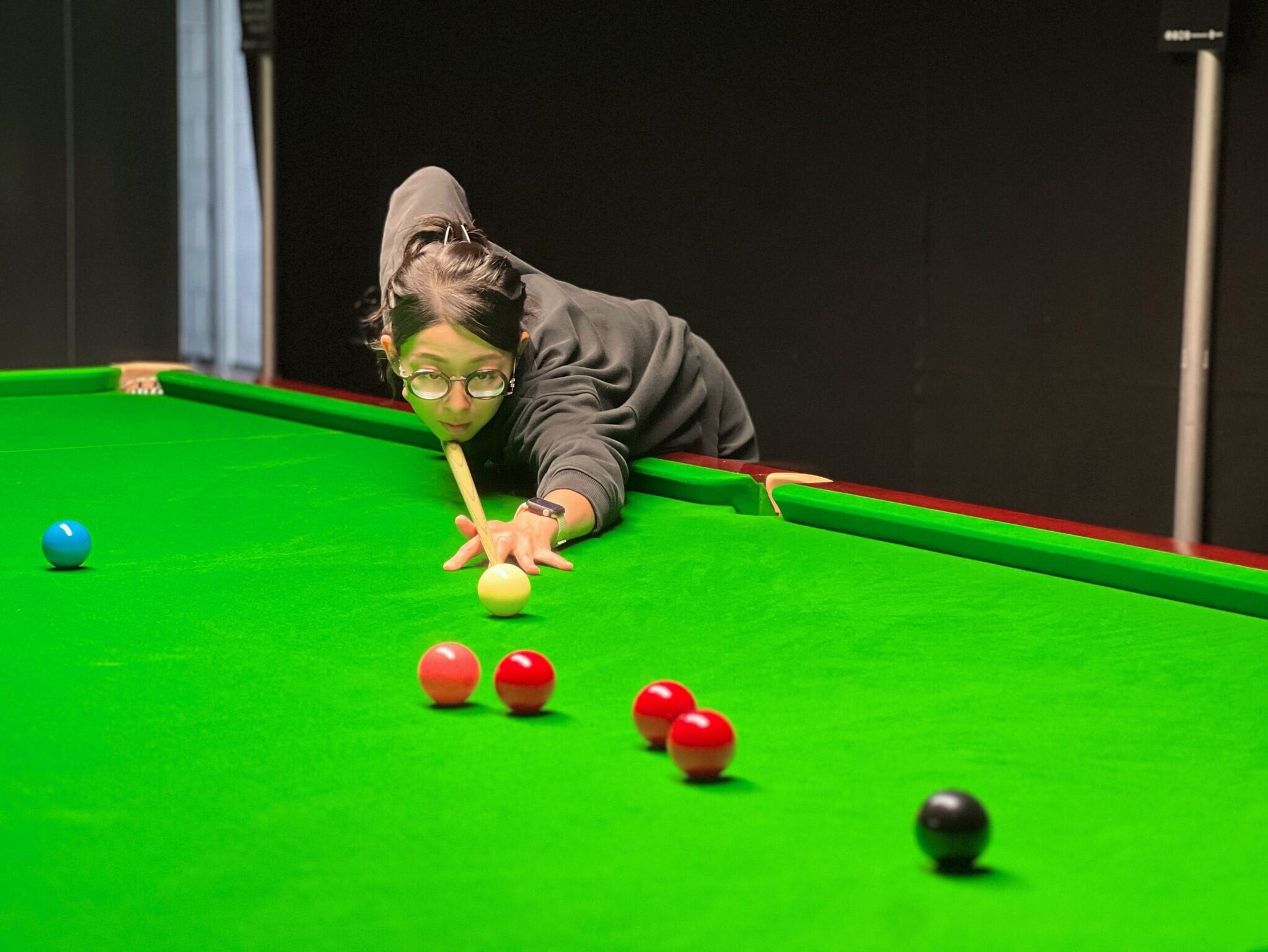 香港桌球女將、「四眼cue后」吳安儀(吳安儀FB)