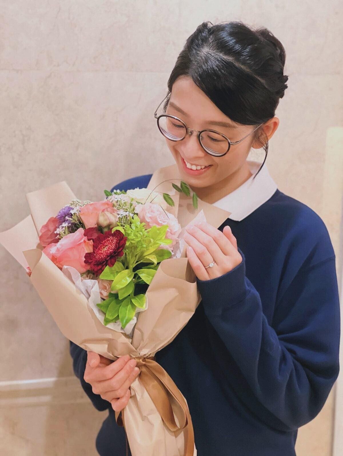 香港桌球女將、「四眼cue后」吳安儀透過社交平台宣布婚訊(吳安儀FB)