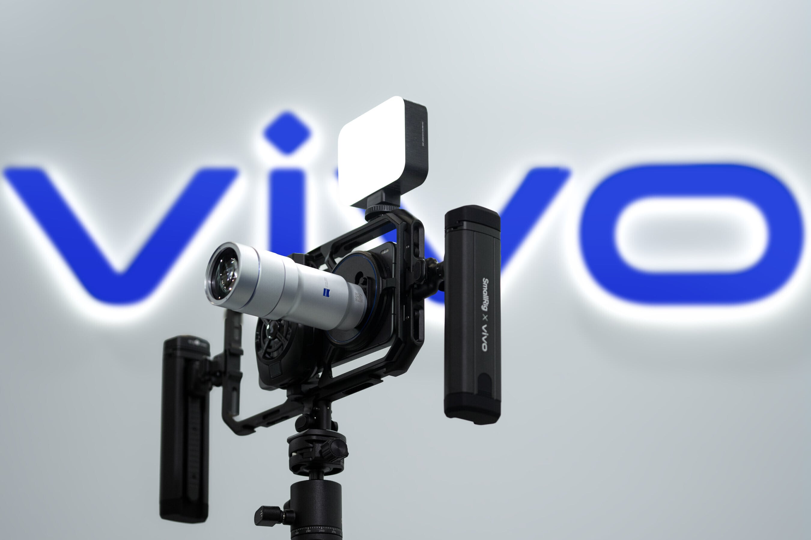 vivo與SmallRig聯乘推出的X300 Ultra專業級攝影兔籠。