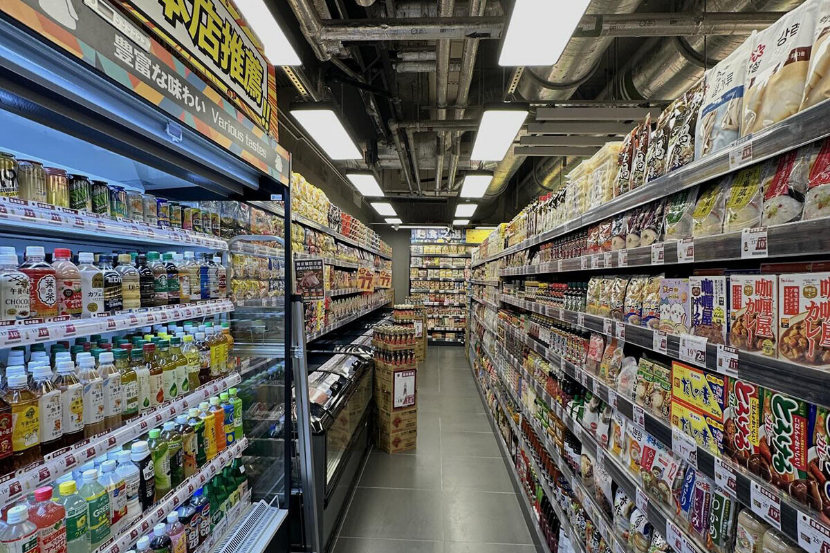 荃灣一間759阿信屋的貨品排列十分整齊,吸引不少顧客拍照「打卡」。(Threads用戶orange_hong318圖片)