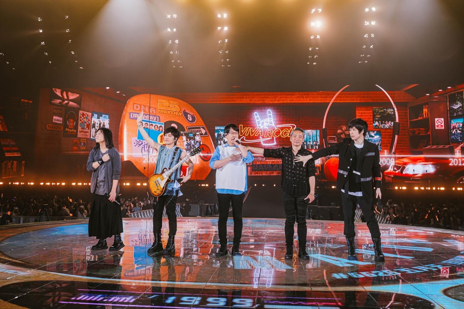 五月天3月24日演唱會臨時喊卡。(圖/翻攝相信音樂國際股份有限公司 臉書)