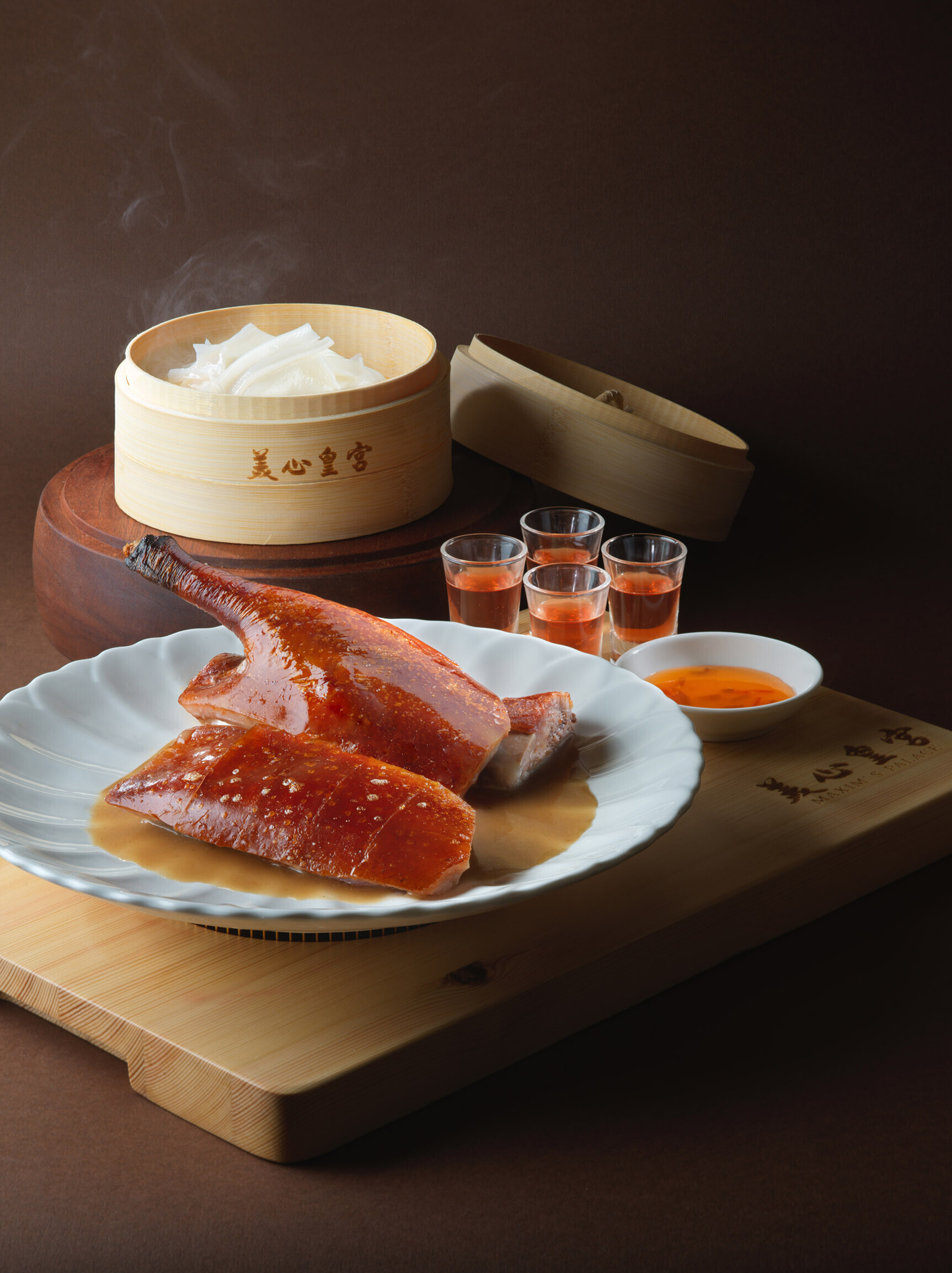 現烤美心燒鵝皇一隻$472 半隻$236