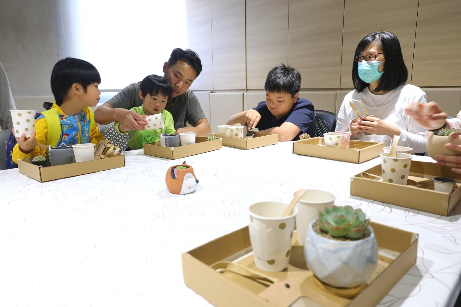 「誠伴家飛翔」社區關懷日登場 親子攤檔提升家庭抗逆力(林俊源攝)