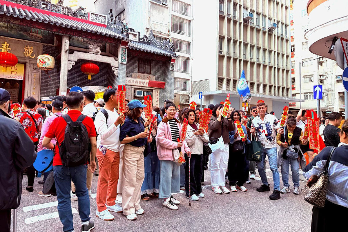 紅磡觀音廟正月廿六日「觀音開庫」之日,吸引大批善信蜂擁而至包括泰國人。(Threads用戶「choupettech」圖片)