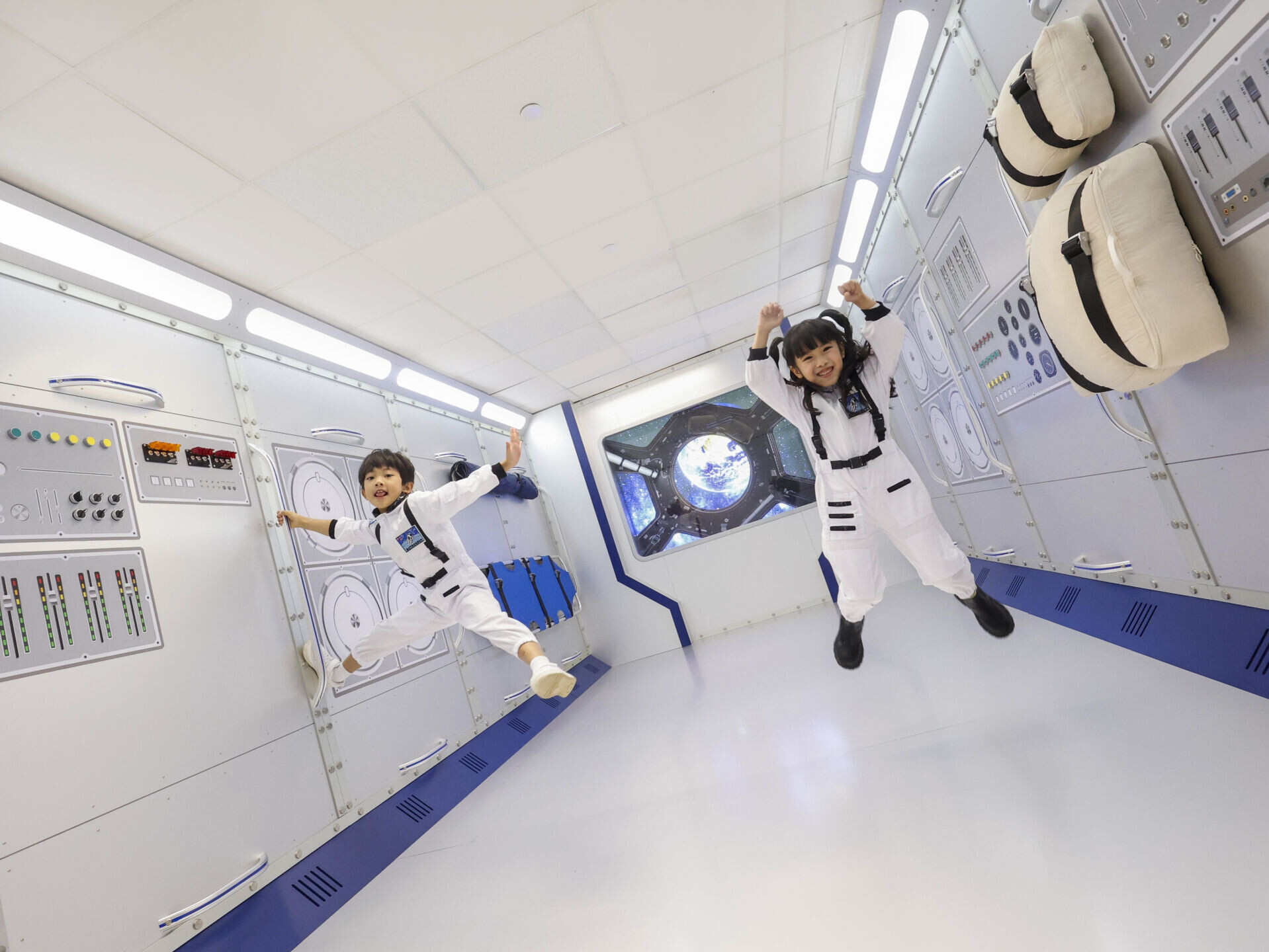 2.2 星際任務太空人