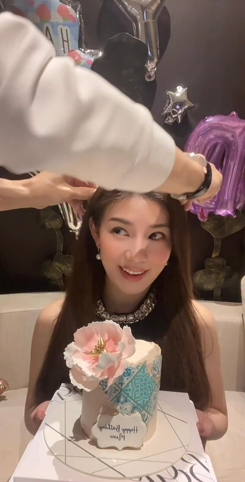 張美妮透過TVB第13期藝員訓練班入行