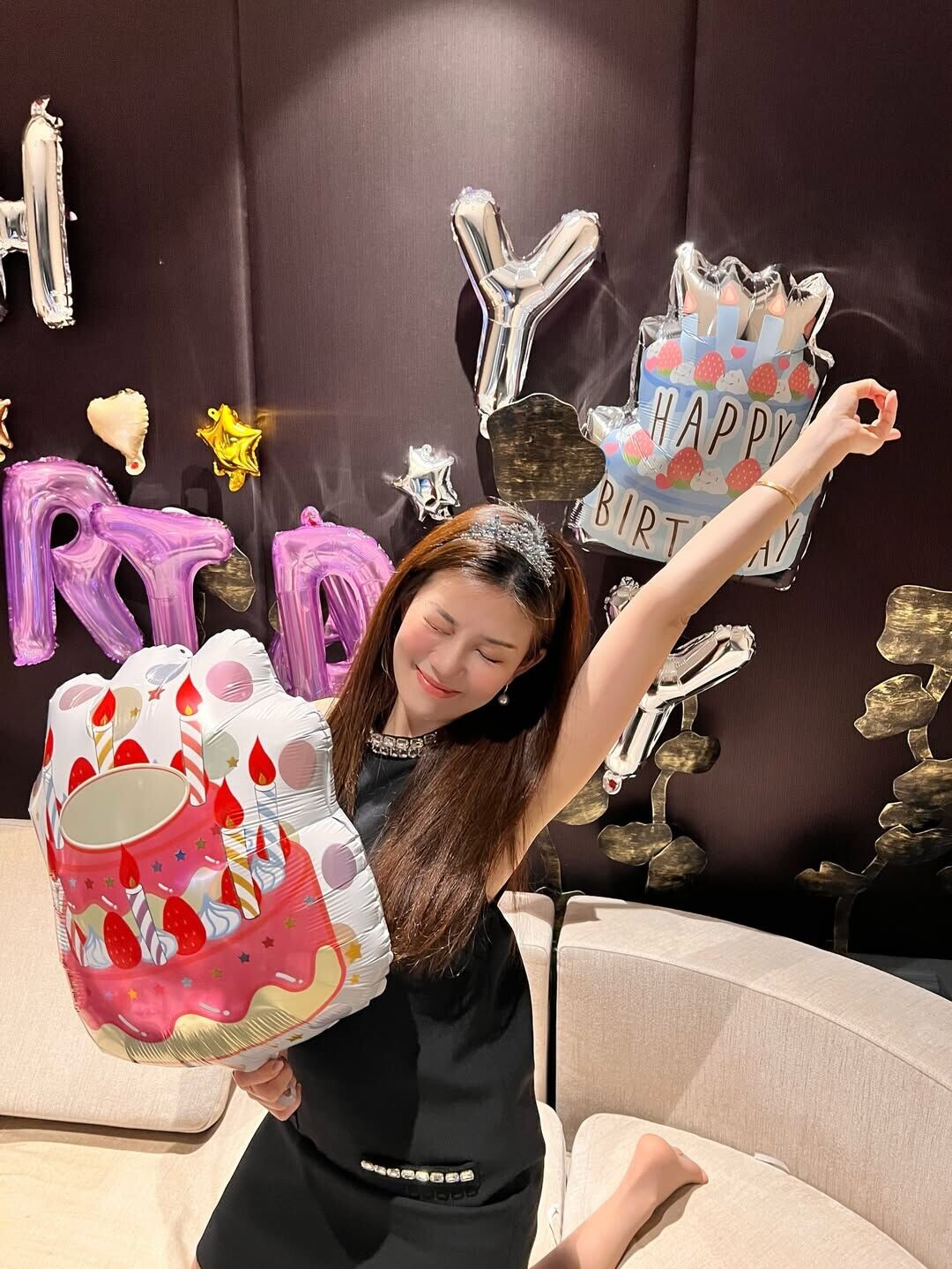 張美妮於社交平台分享慶祝46歲生日照片及影片