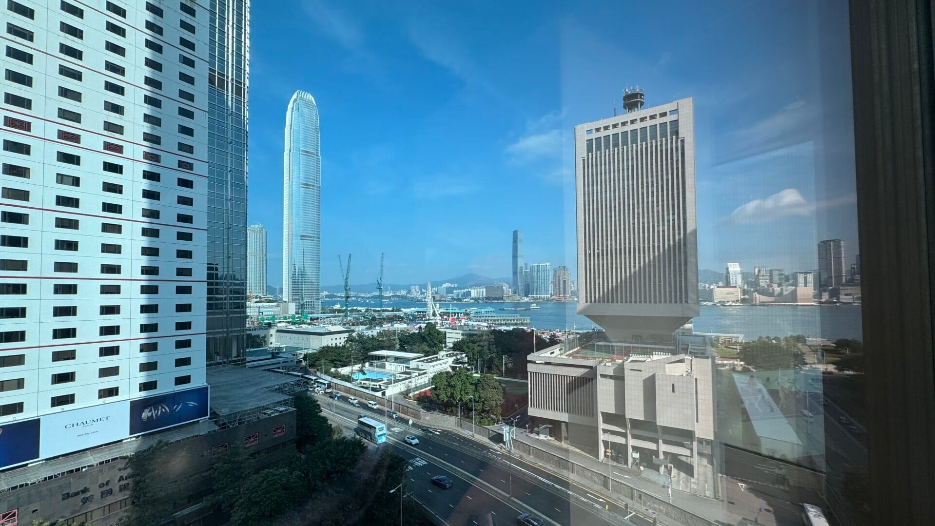 金鐘遠東金融中心全層放售 意向呎價下降28%至1.8萬｜商廈市況