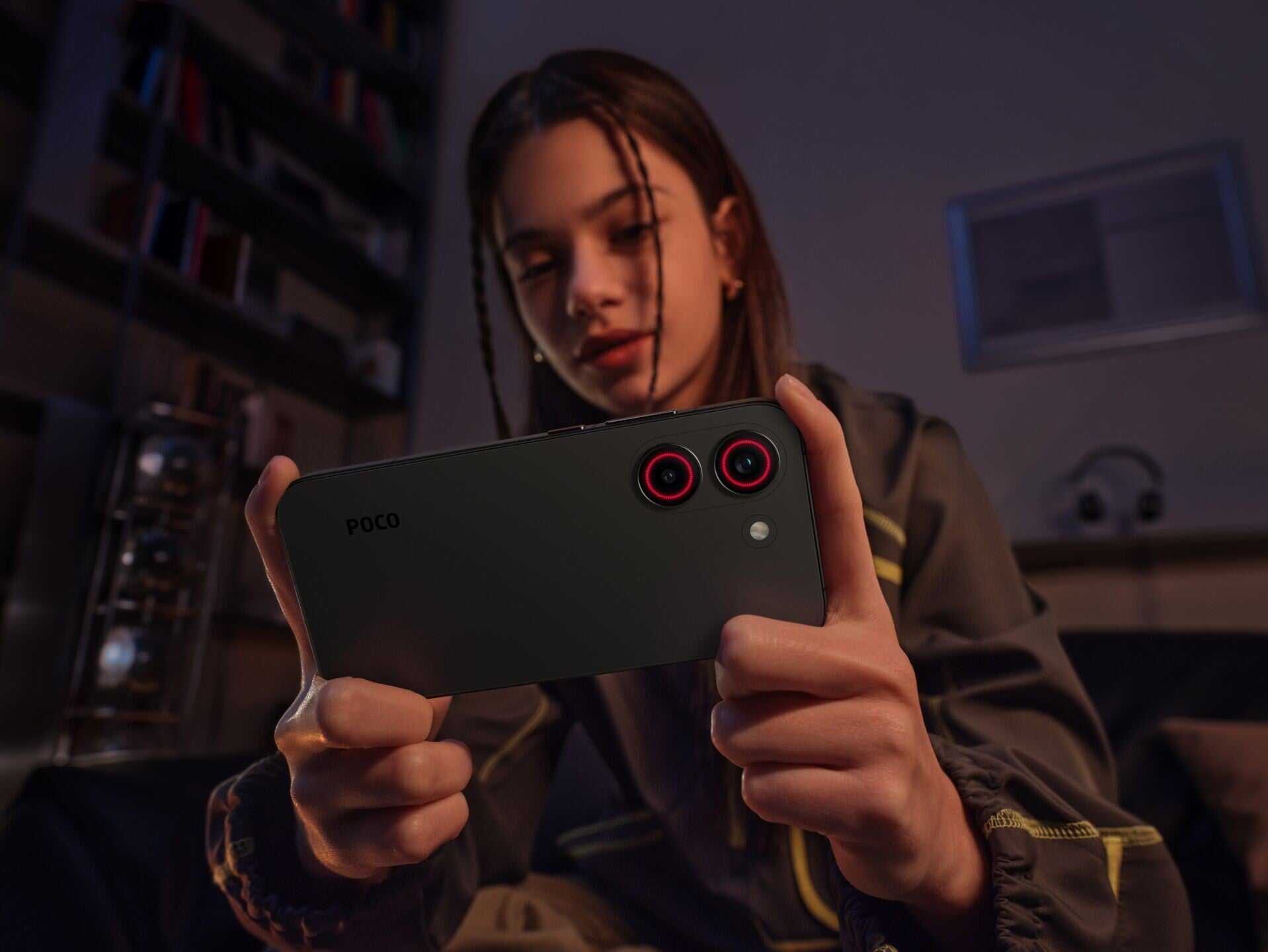 POCO X8 Pro Series相機內帶有可自訂顏色的通知燈。
