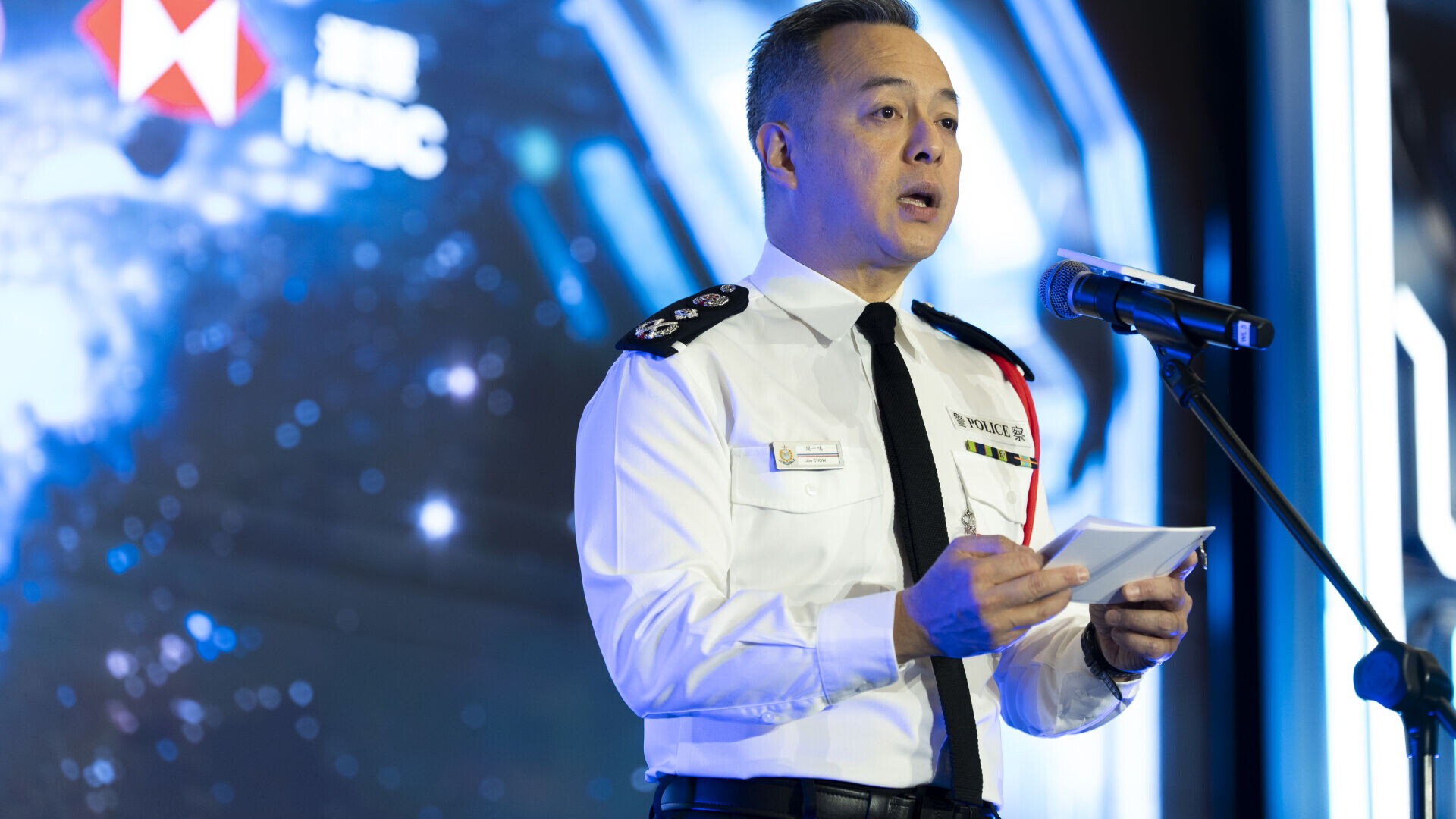 MIK8282