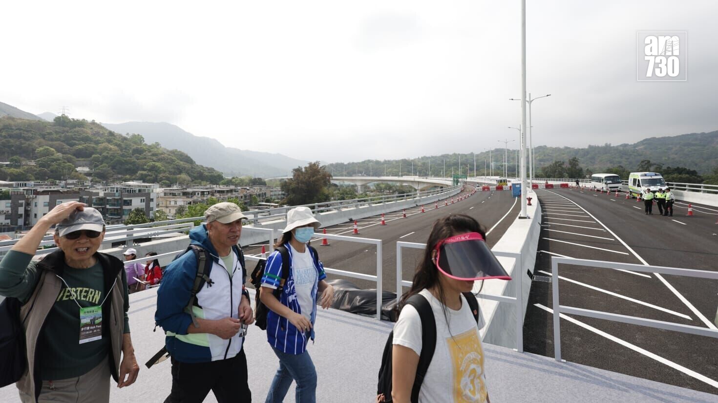 公益金新界區百萬行今日(22日)在即將啟用的粉嶺繞道(東段)舉行。(吳康琦攝)