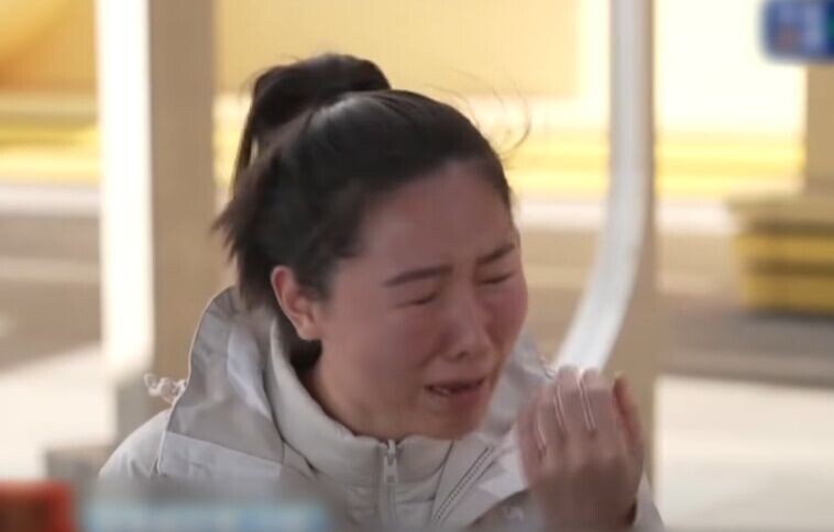 身心受創的她,最終決定向警方求助。(央視)