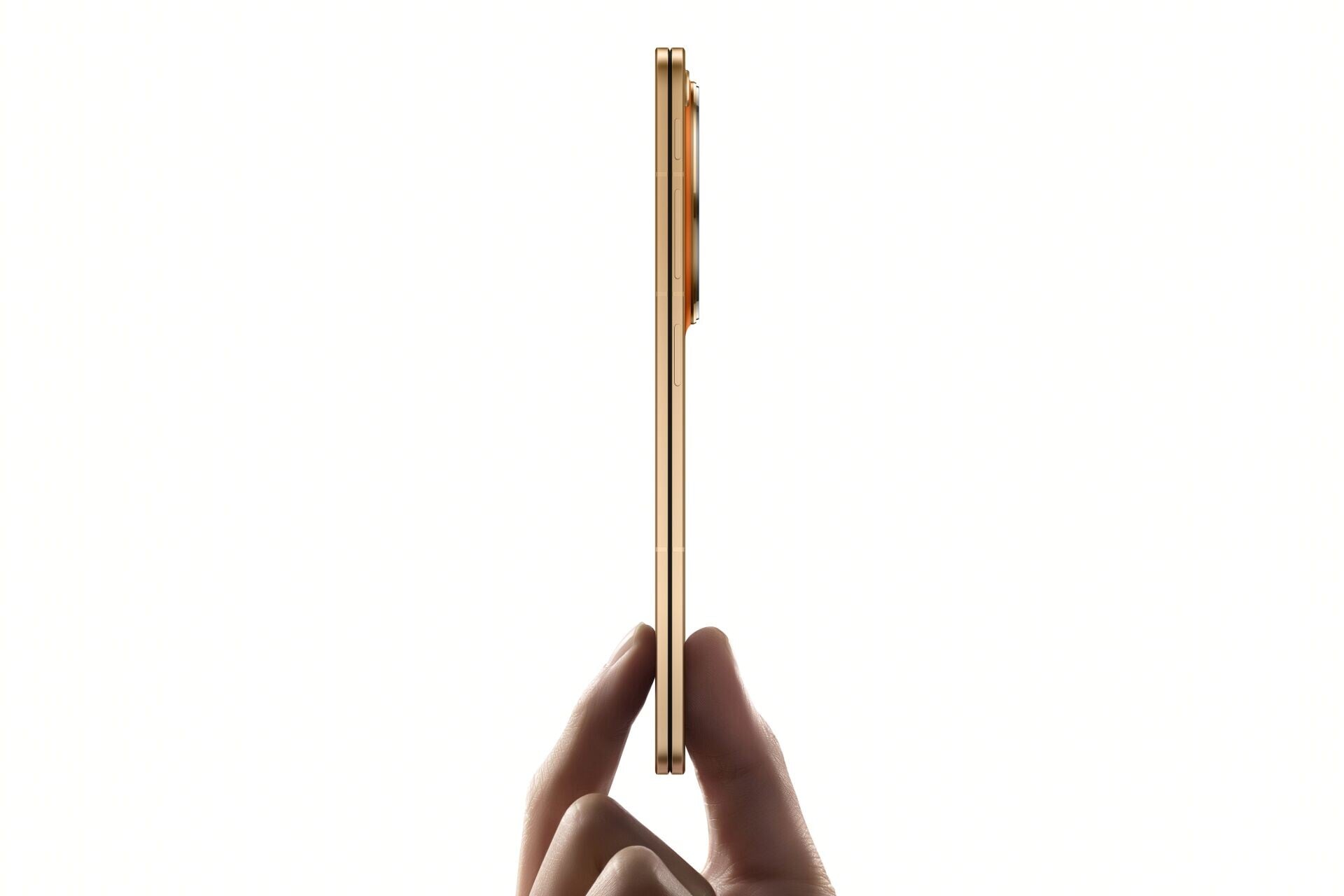 OPPO Find N6摺疊後厚度只有8.93mm。