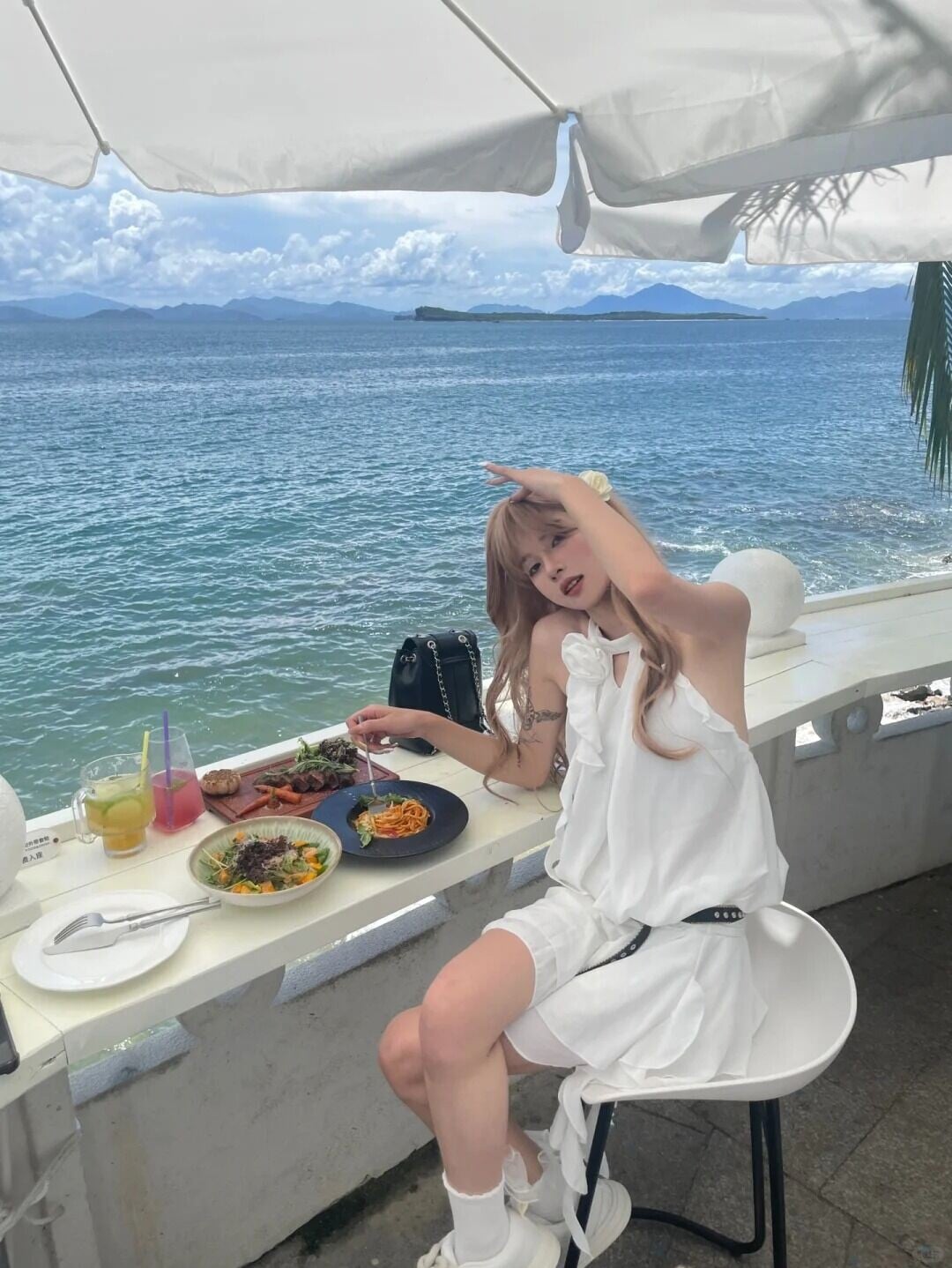 在深圳🏖️这家餐厅直通沙滩大海⊹꙳🐋 6 茶琳Elaine 来自小红书网页版