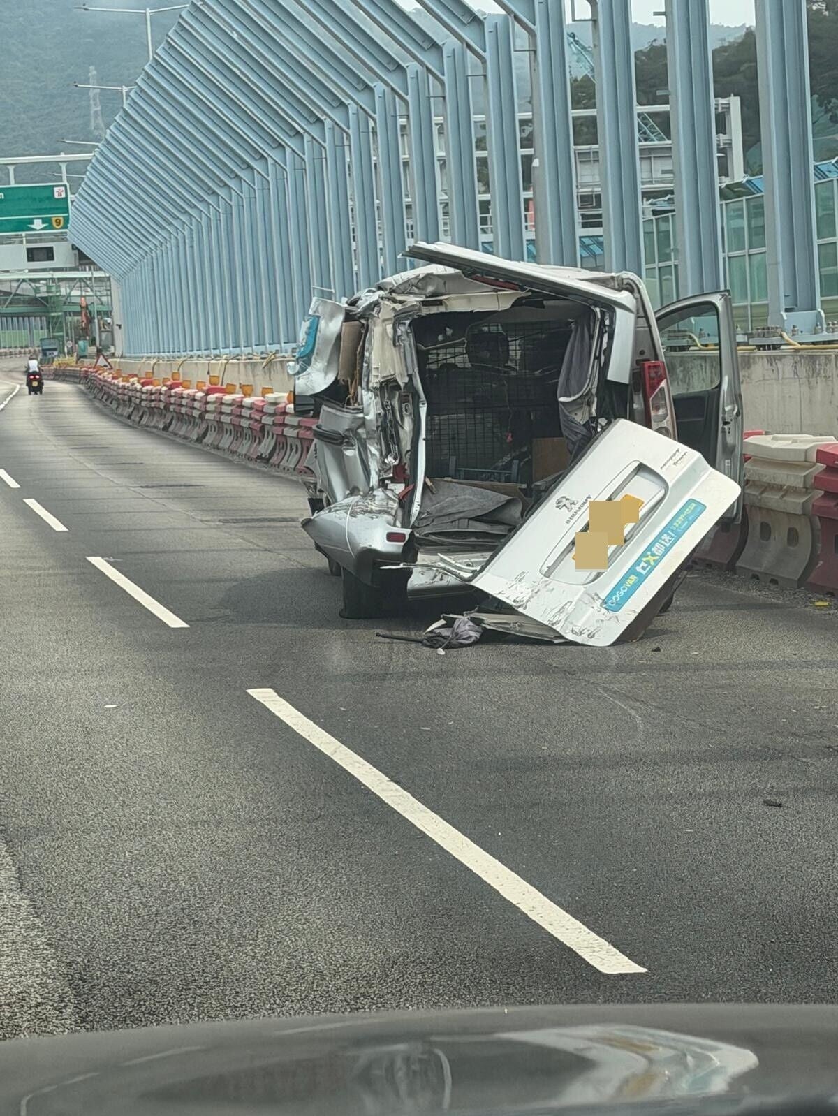 粉嶺公路4車相撞釀兩傷,往大埔交通一度受阻。(香港公共交通智庫)