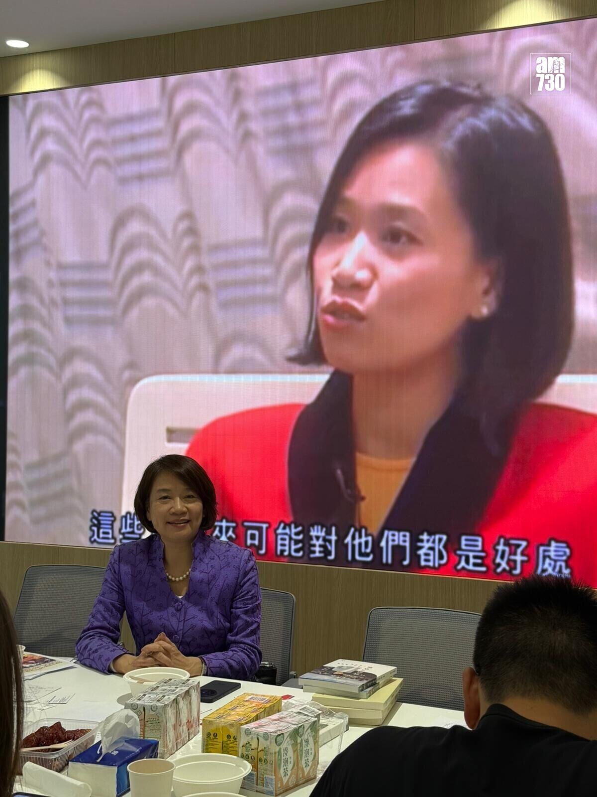 梁美芬建議政府設立專項小組或者專項基金,促進民間外訪(袁雁玲攝)