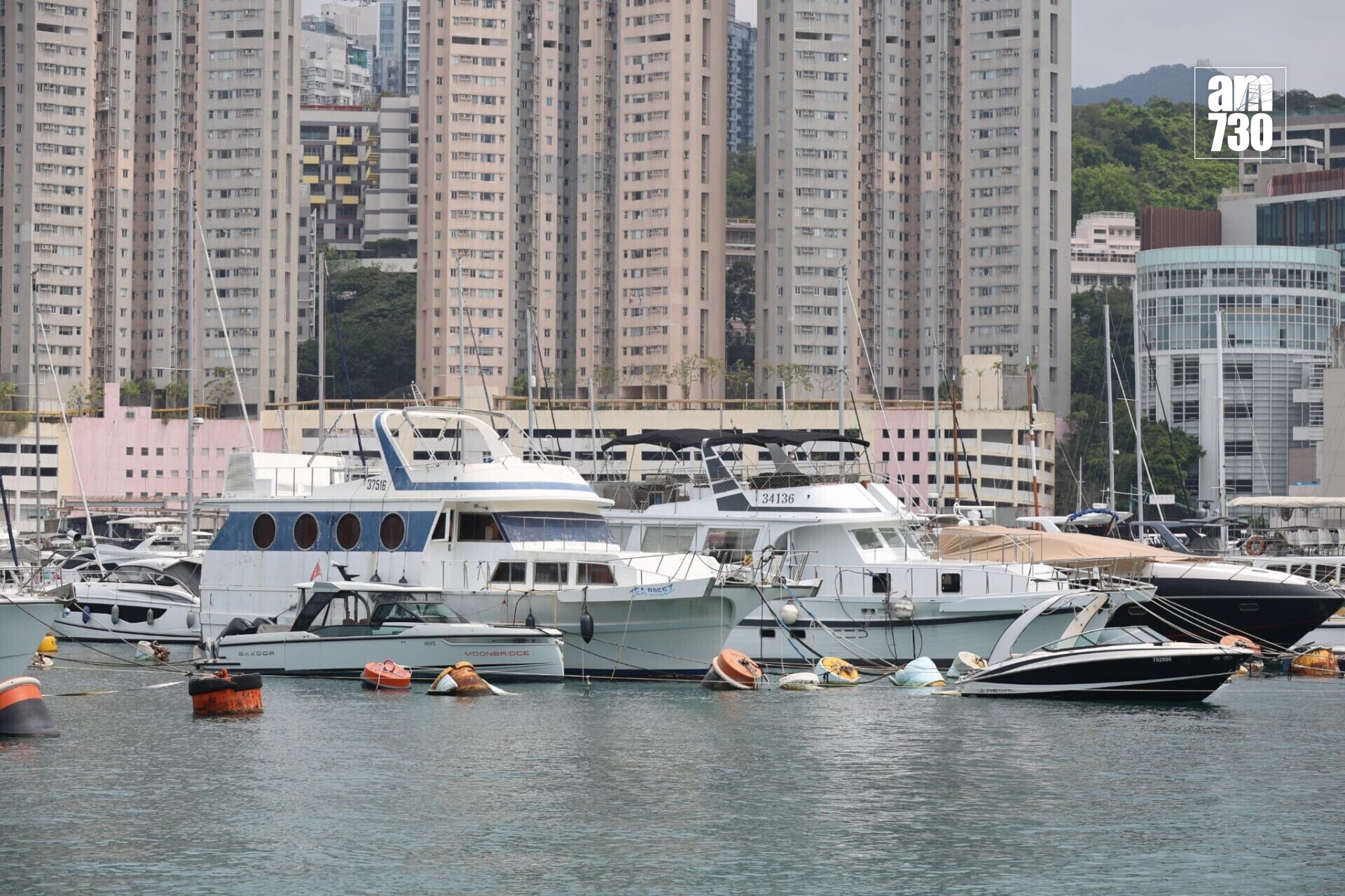 香港仔避風塘擬興建200個遊艇泊位,業界期望提供更大型泊位。(鍾式明攝)