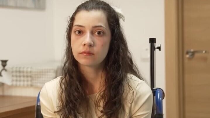 珍惜生命，25歲女遭輪姦輕生變殘障，父興訟阻安樂死敗訴昨日執行。(X)
