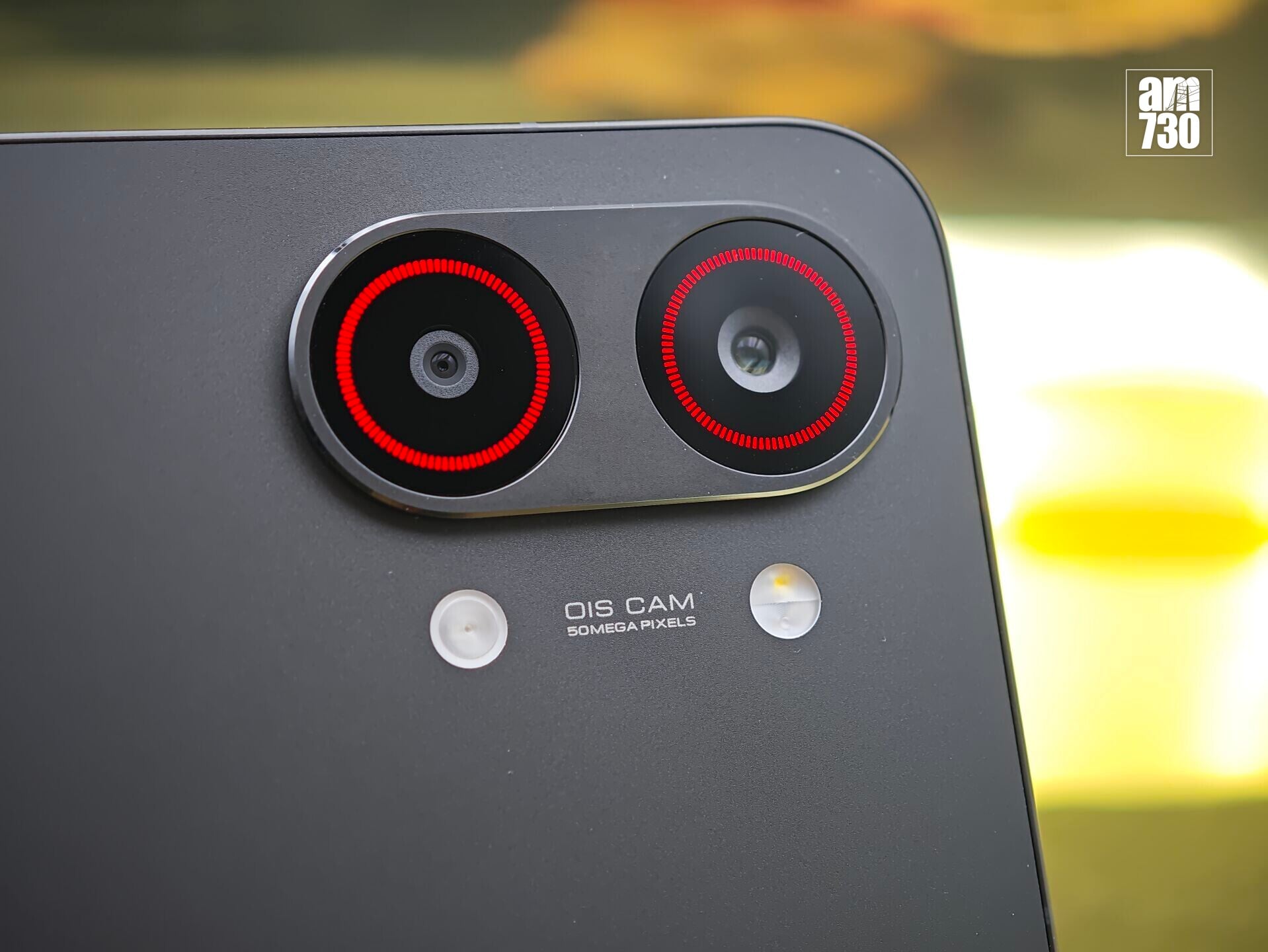 POCO X8 Pro Max內置5000萬像素主鏡頭及800萬超廣角鏡頭。