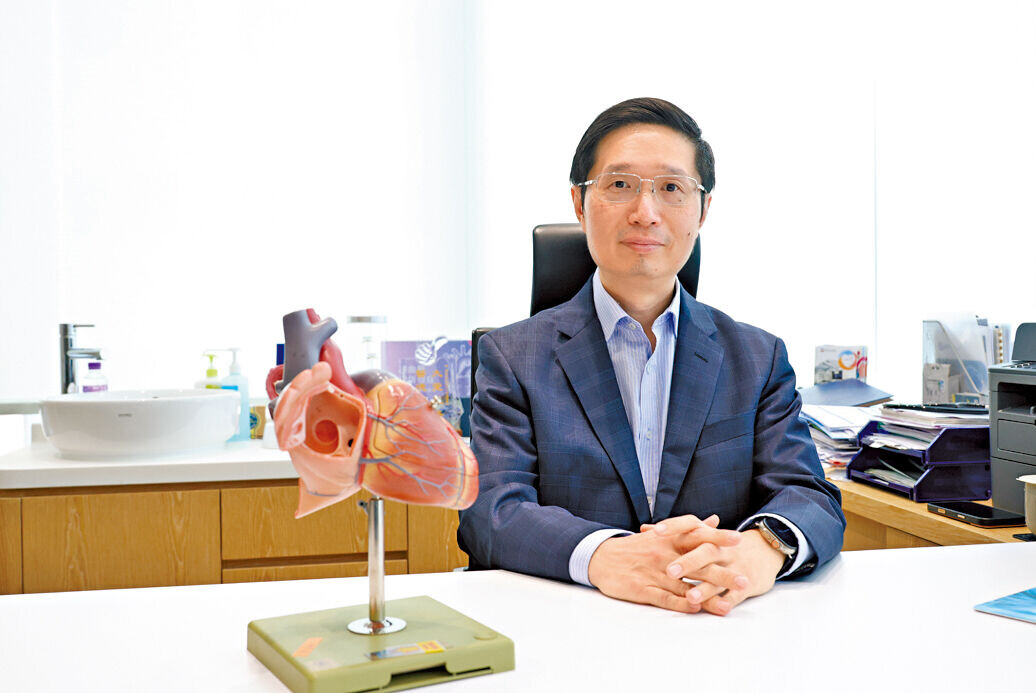 曾子欣指長者、女性和糖尿病患常出現非典型或隱匿性症狀,未必心口悶痛,易被忽略。