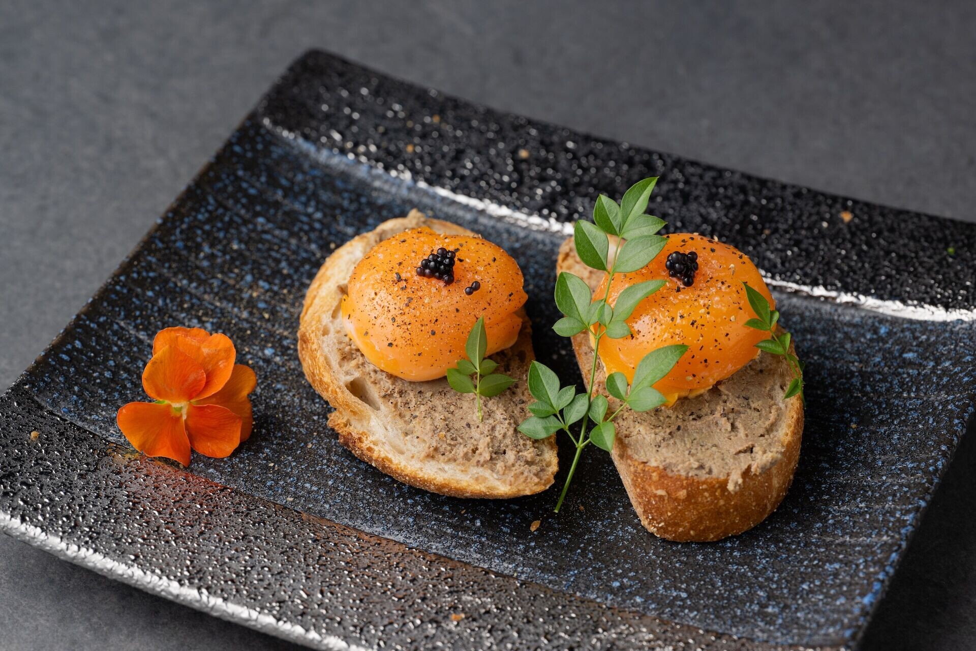 油封夢王多士配雞肝醬 Confit Dream King Toast with Chicken Liver Paste $108