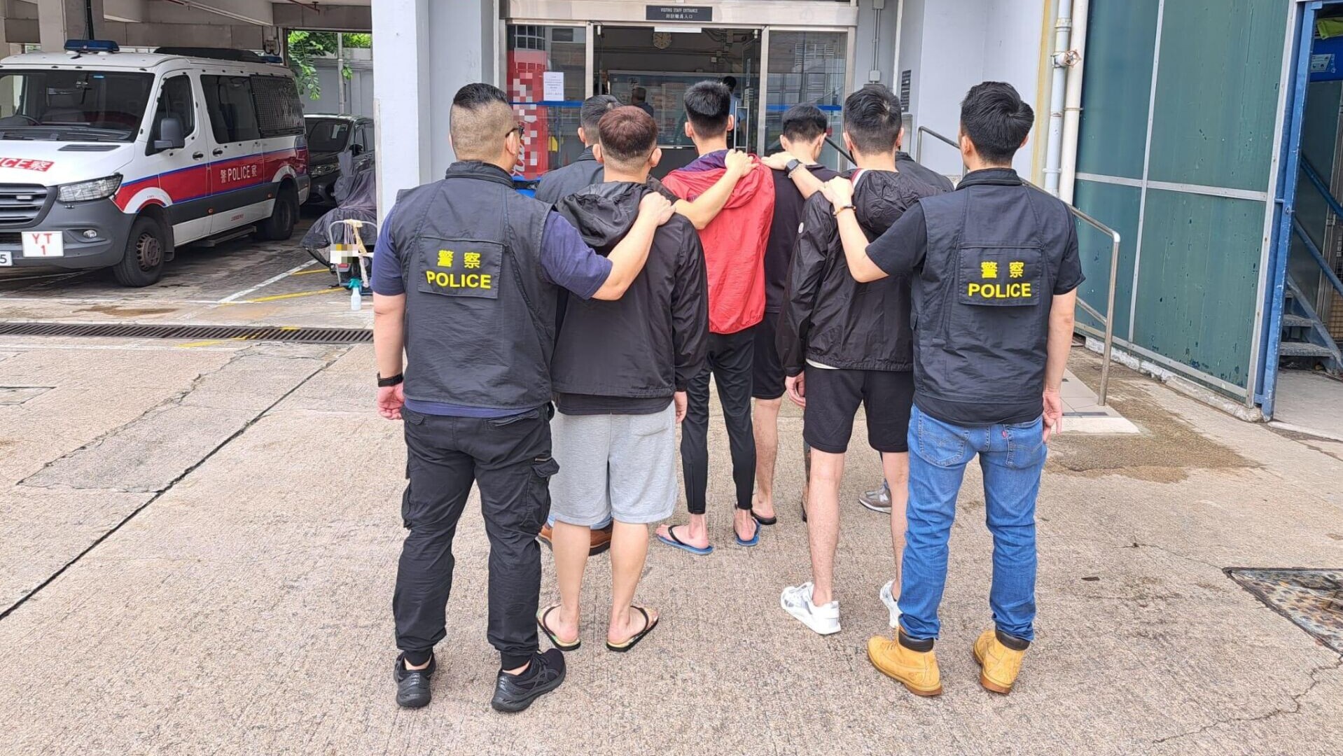 尖沙咀周日凌晨酒吧打鬥案　警反黑組一連兩日拘8男