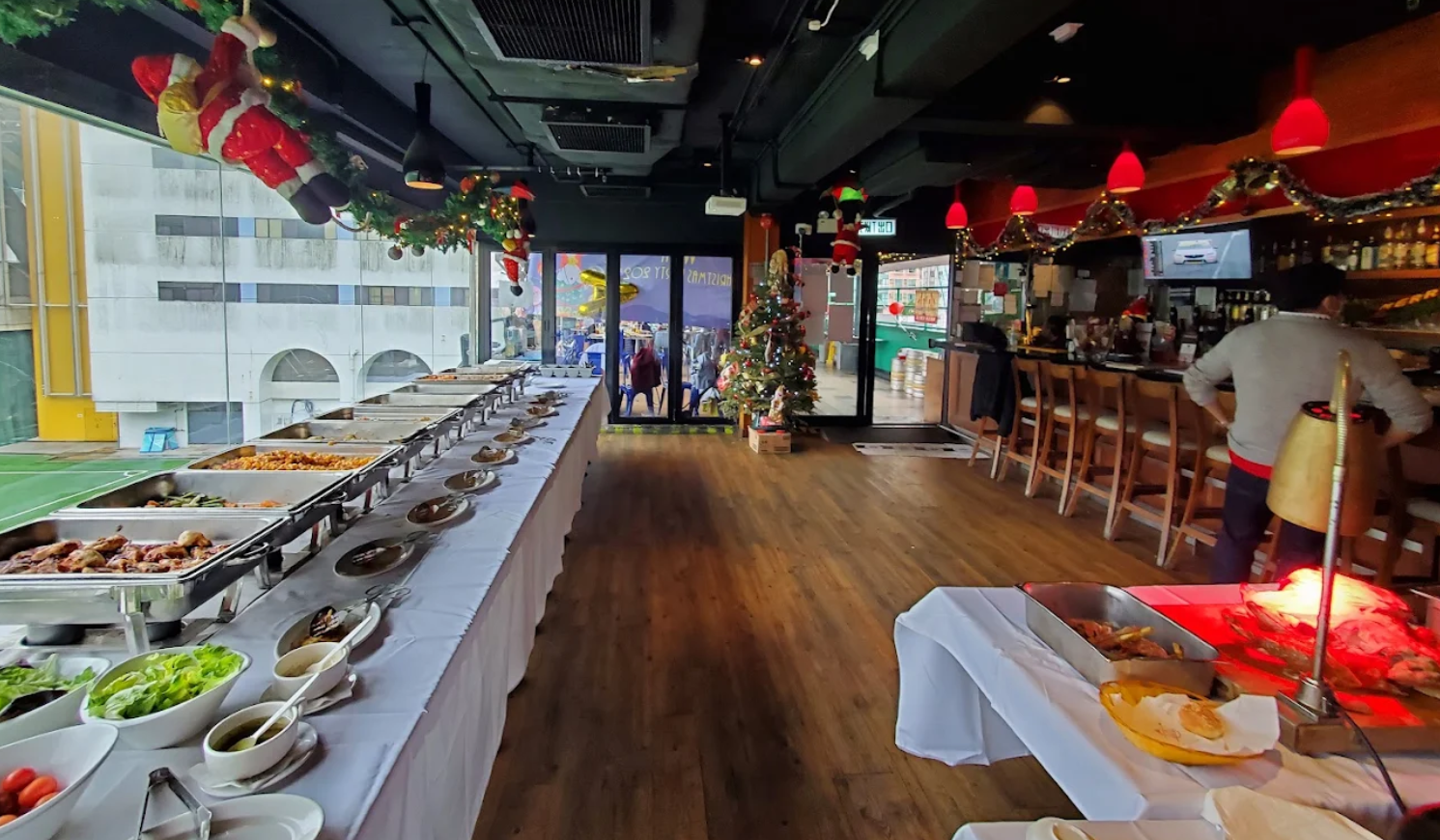 位於銅鑼灣南華會的美式餐廳酒吧Inn Side Out,周二(3月31日)突稱是最後一晚營業。(網上圖片)