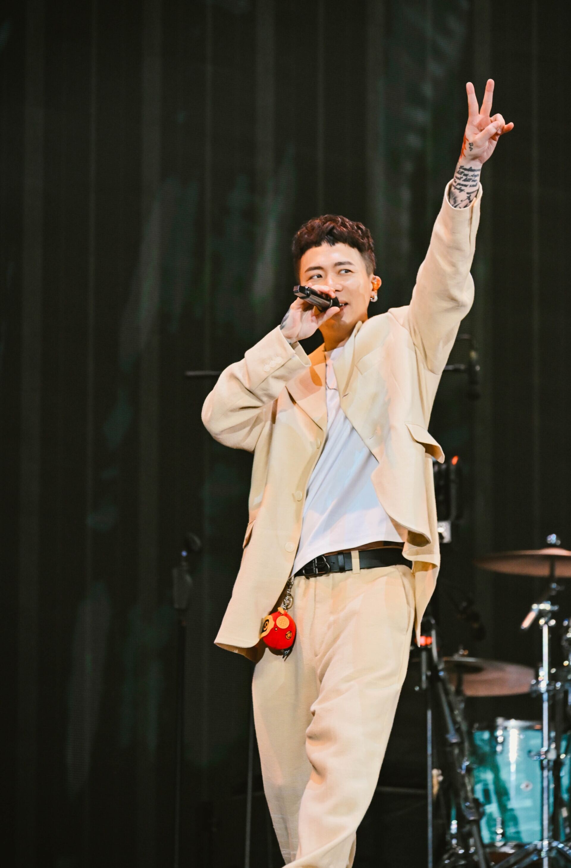 1蕭秉治昨擔任五月天5525+1《回到那一天》25週年巡迴演唱會開場嘉賓