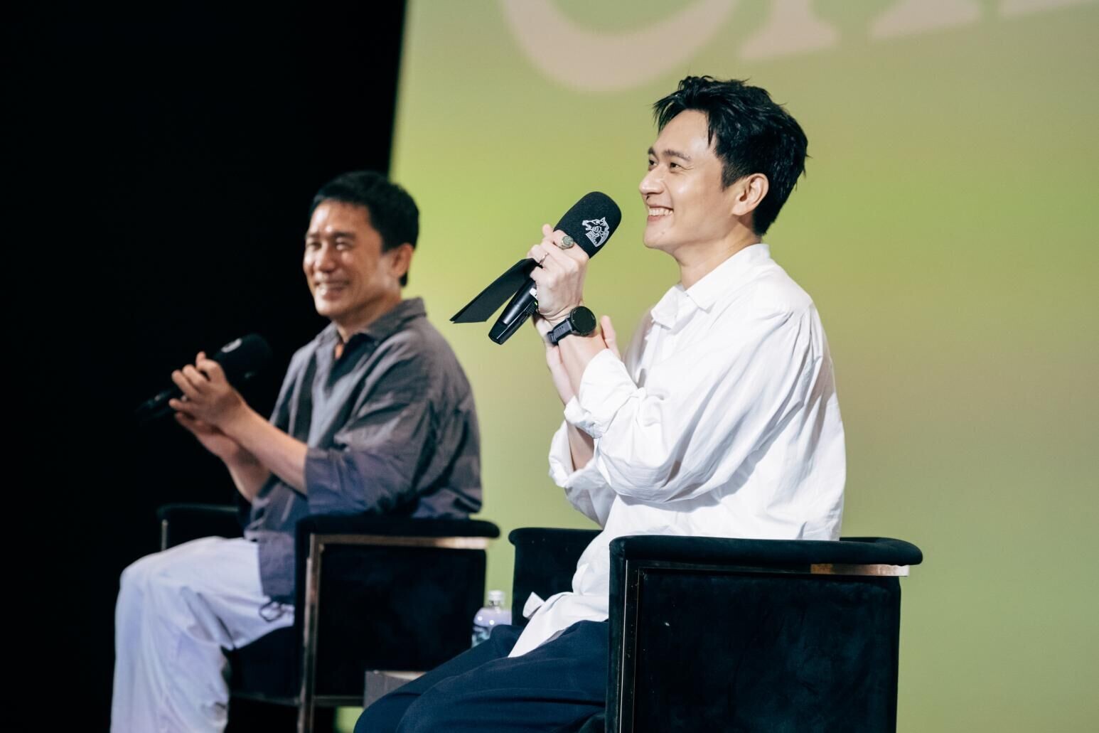 劉冠廷一開場就緊張笑說,因為梁朝偉太傳奇了,自己就好像拿到神燈的人。