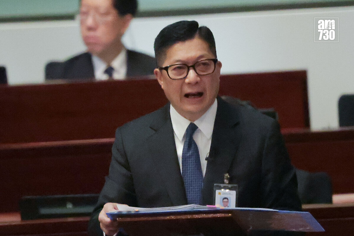 鄧炳強指,當局會研究香園圍管制站有否足夠空間和配套實施「一地兩檢」。(資料圖片/吳康琦攝)