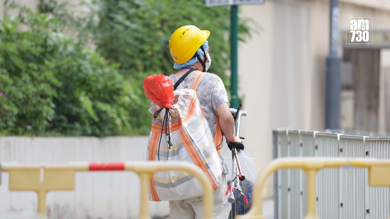 宏福苑宏新閣首批開放上樓人士(吳康琦攝)