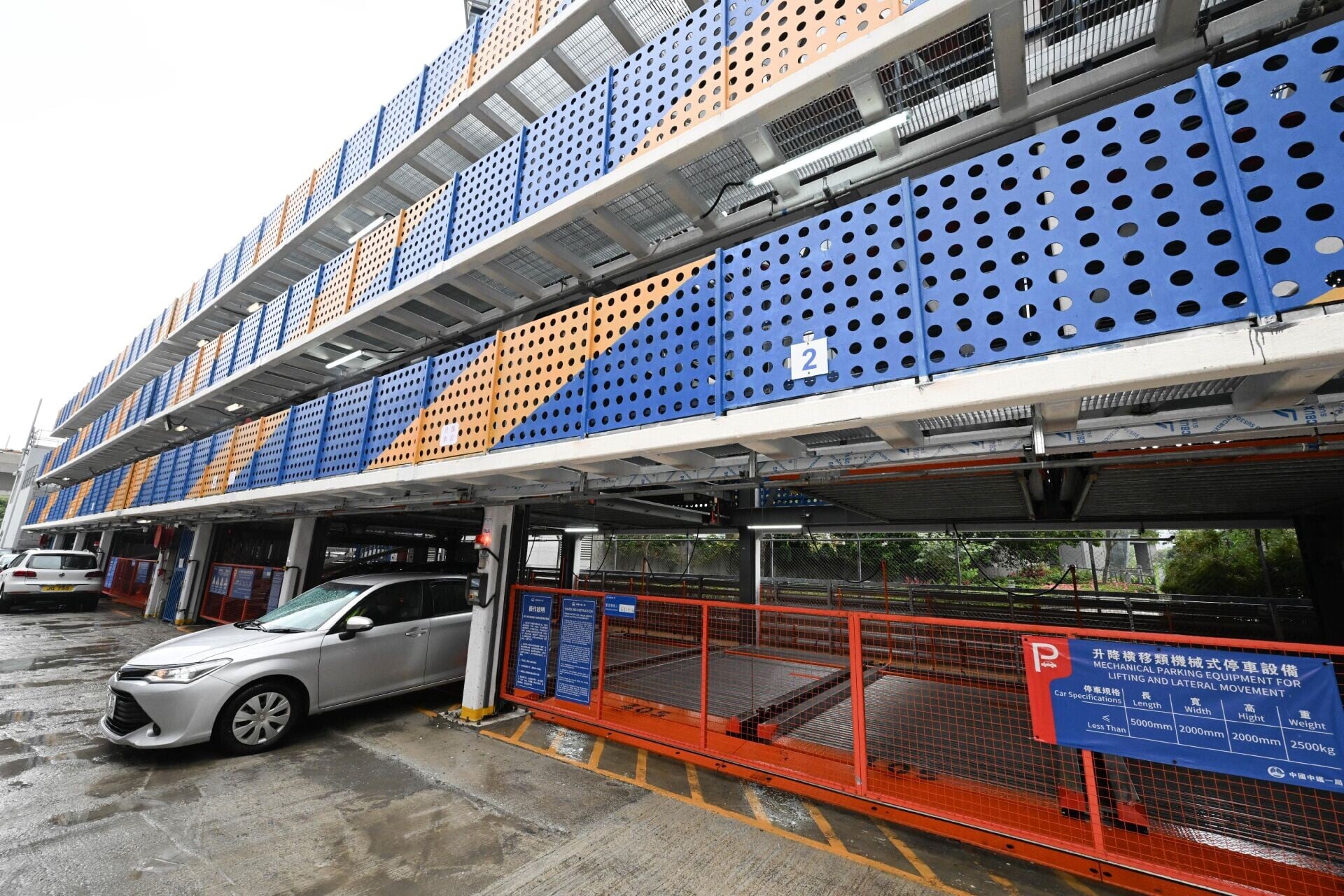 油麻地海泓道短期租約停車場自動泊車系統投入服務。(運輸署)