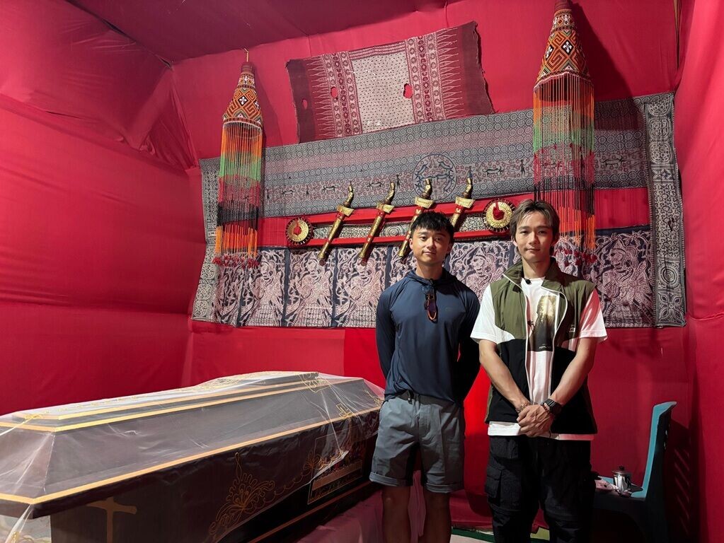 托拉查族會將屍體放在家中