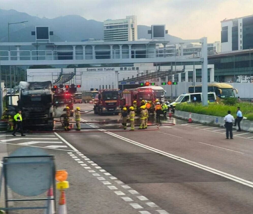 消防到場開動一條喉及派出一隊煙帽隊撲救,數分鐘內將火救熄,事件中無人受傷。(網上圖片)