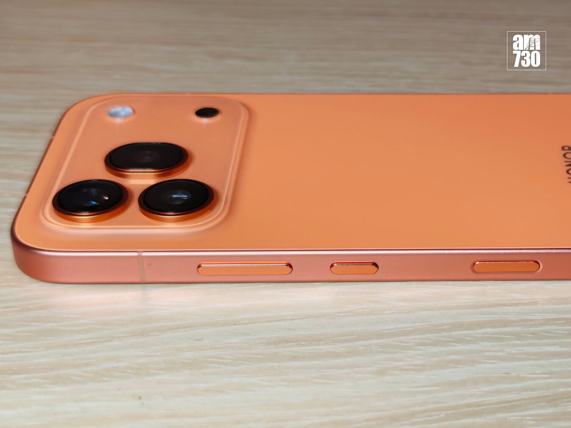 HONOR 600 Pro厚度只有7.8mm,機側特設AI鍵。