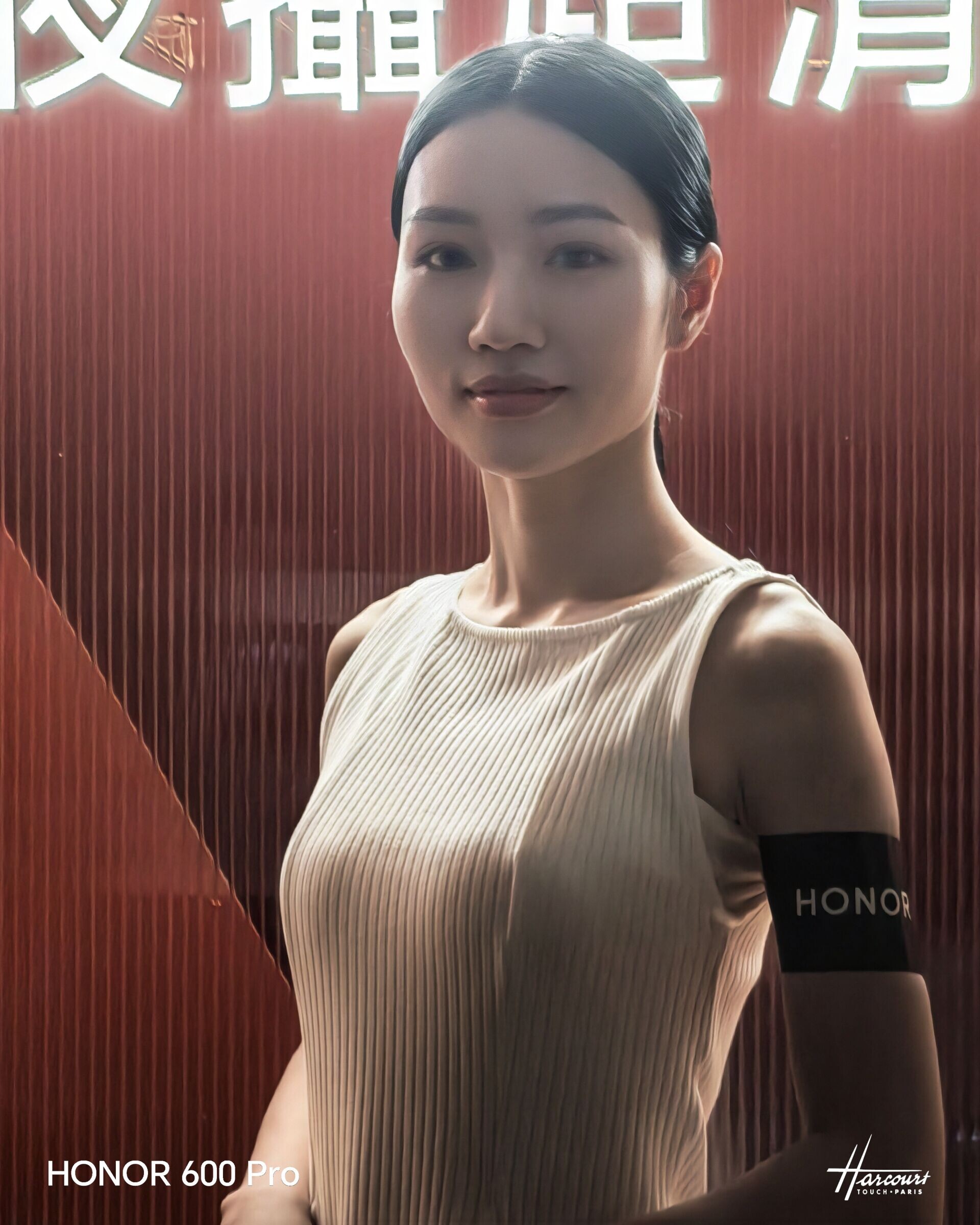 HONOR 600 Pro夜攝人像試相。