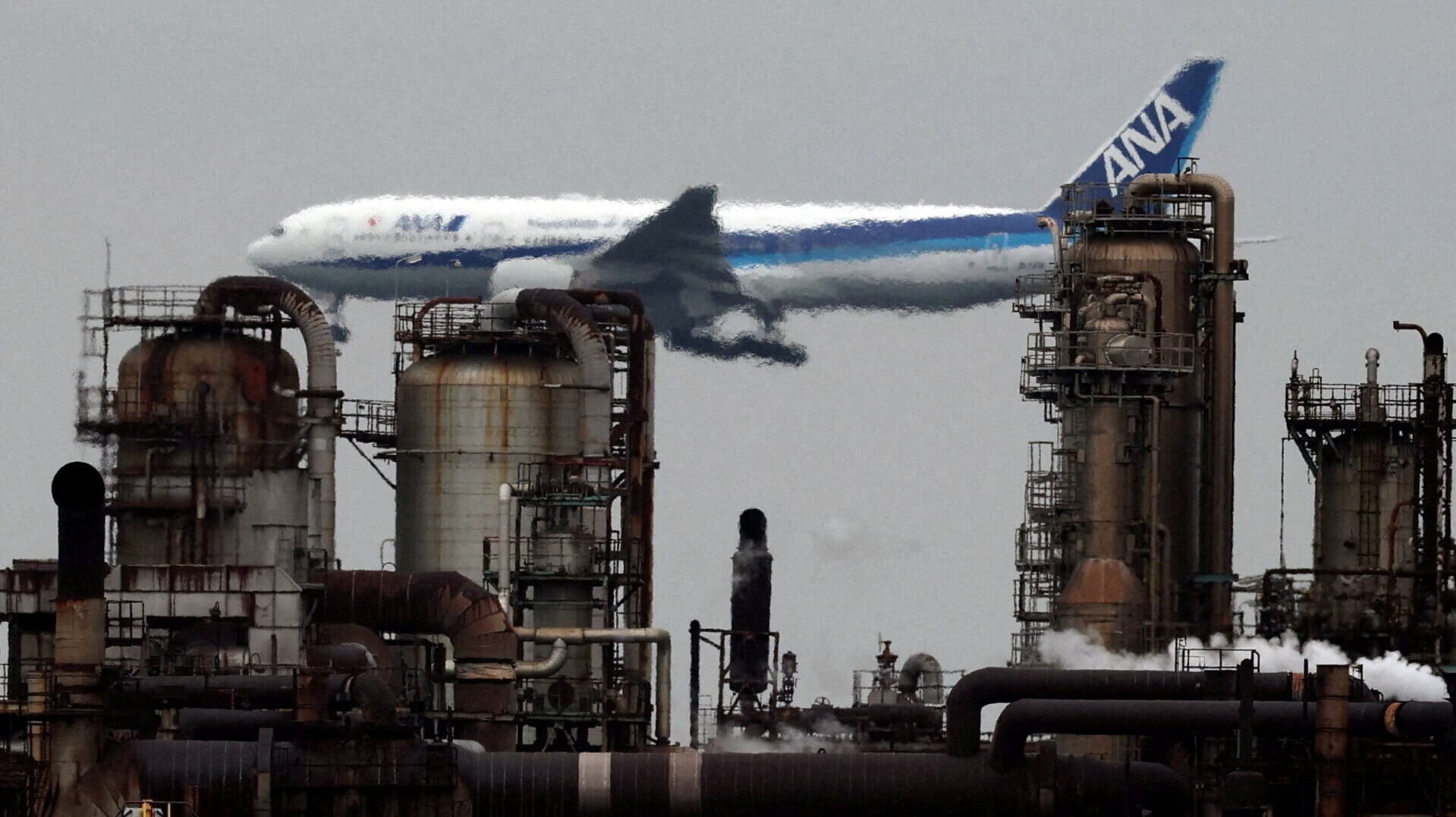 2026 04 23T094143Z 328077248 RC236KA82HQ3 RTRMADP 3 IRAN CRISIS ASIA REFINERIES