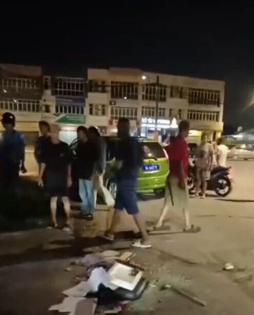 在場人士頓然鴉雀無聲,亦無計可施。(FB)