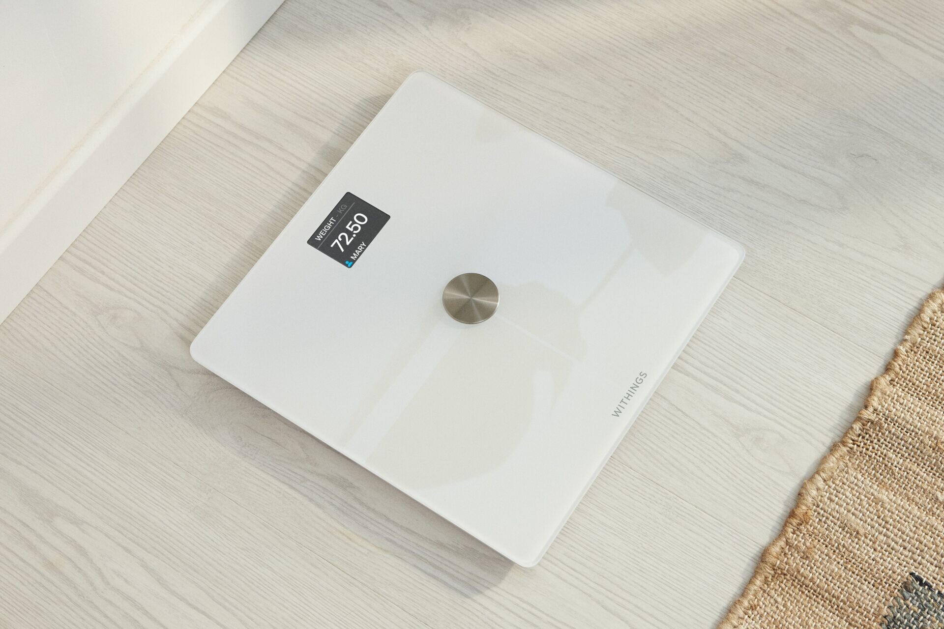 Withings Body Smart智能體重計可測量脂肪與肌肉百分比、心率及代謝數據。