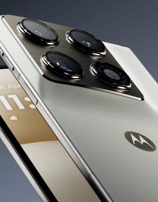 moto razr fold規格包括 122° 超廣角微距鏡頭,以及支持 3 倍光學變焦的 LYTIA 600 潛望式長焦鏡頭